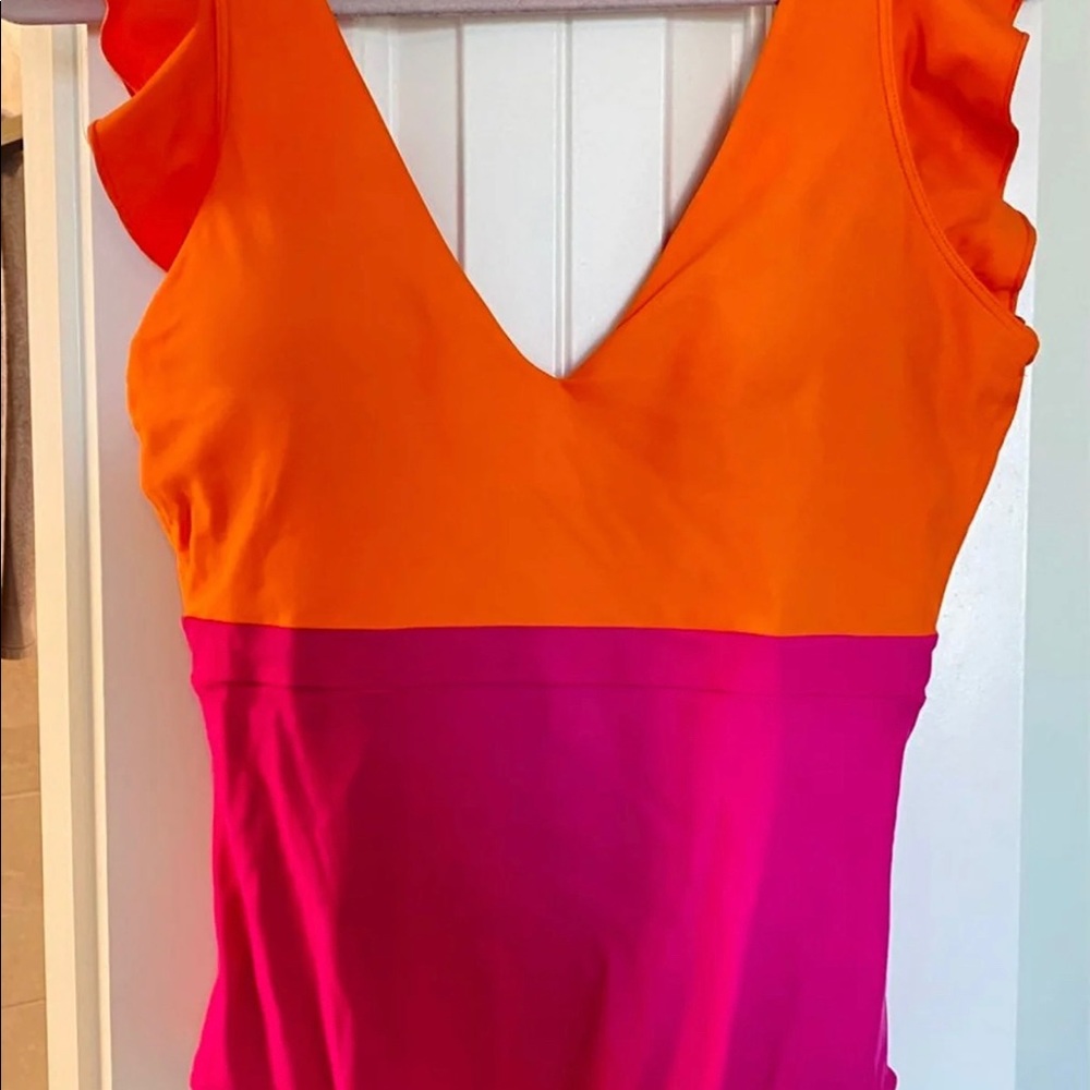 Color no longer available. Super cute. Only worn a few times. Great condition.